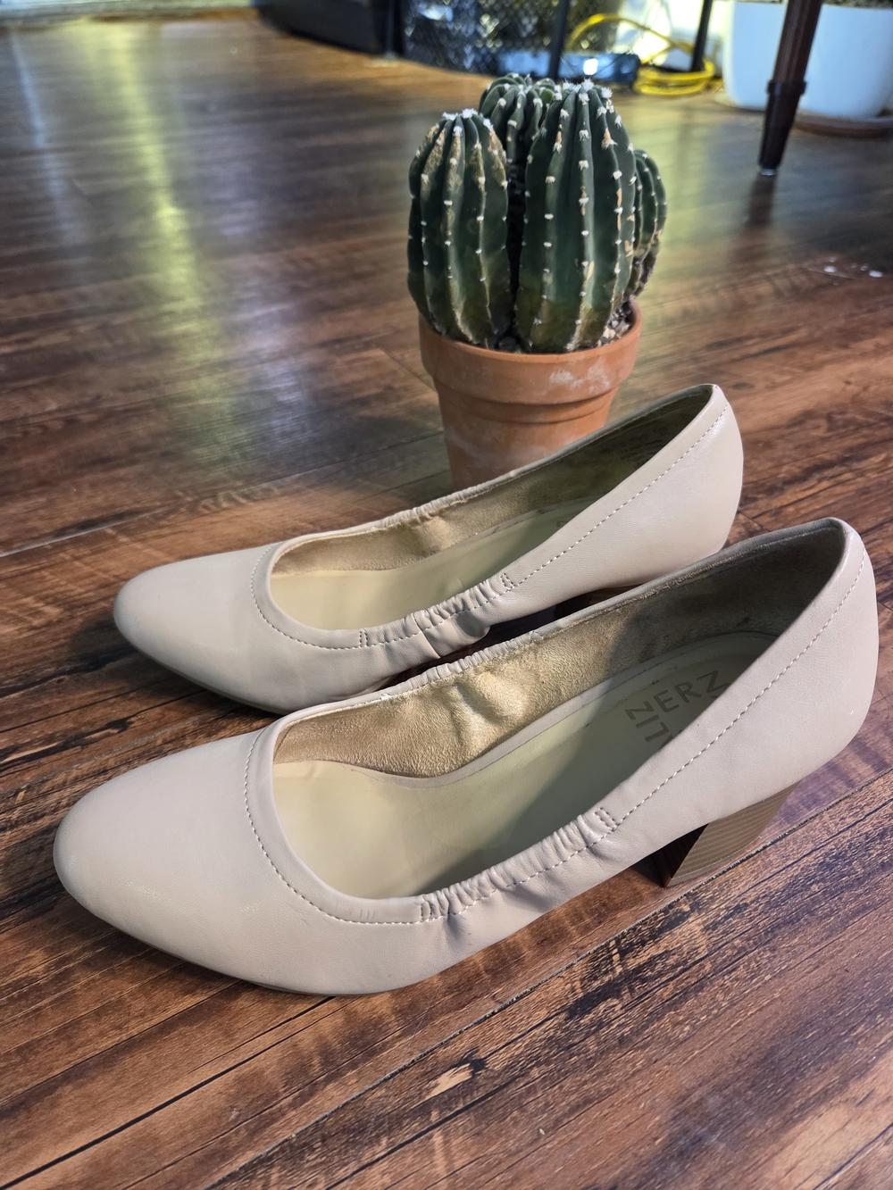Naturalizer Women's Nude Pumps Size 7W  2.5" Block Heel